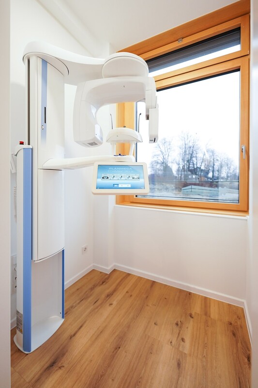 3D-Röntgengerät von Planmeca in der Zahnmedizin im Werkhaus von Stefan Enz
